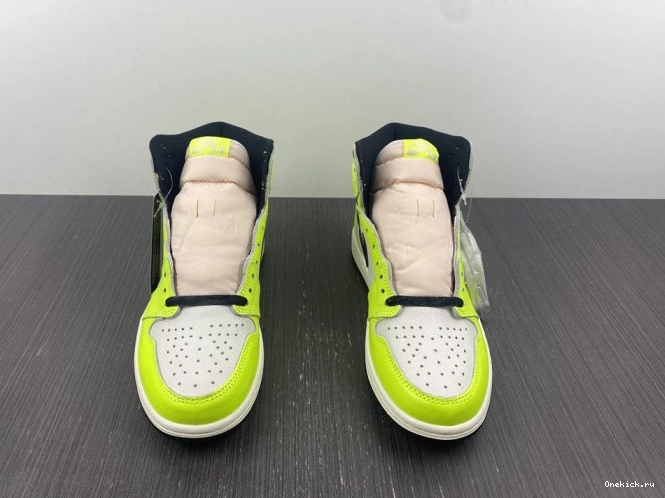 One Kick Air Jordan OG High 555088-702 1 Volt 0723